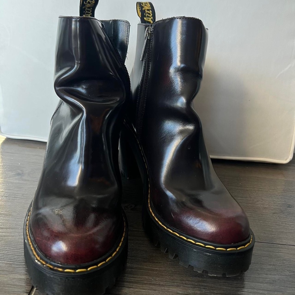 Unique DR MARTENS
